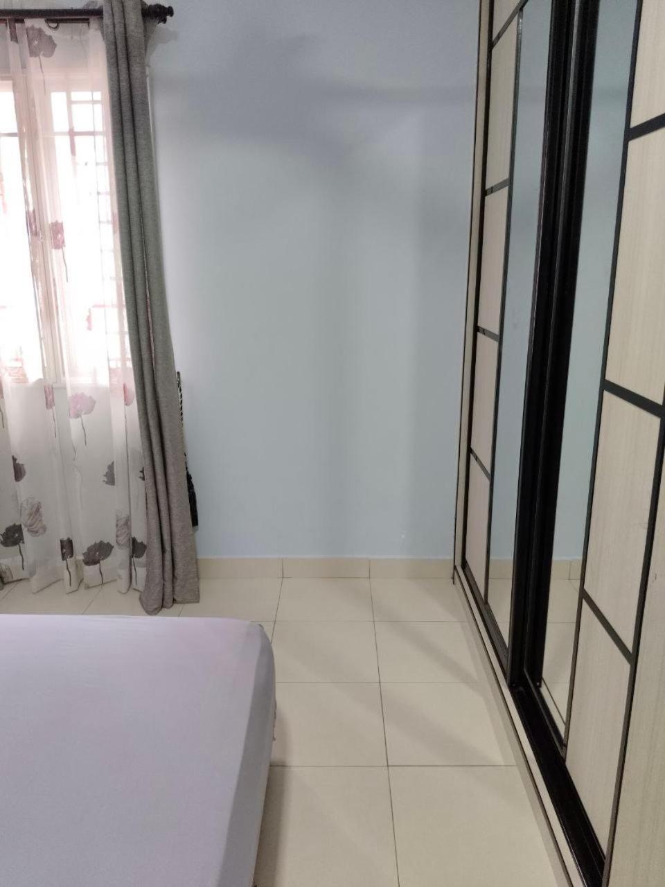 Nena Homestay Setia Alam, Air Conditioned, High Speed Internet Shah Alam Exterior foto