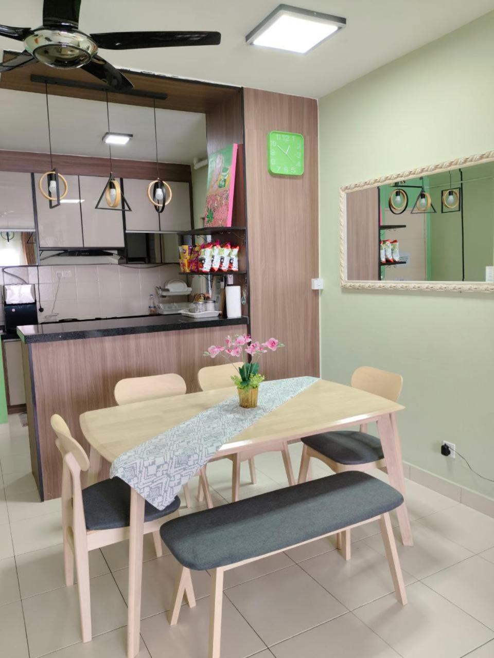 Nena Homestay Setia Alam, Air Conditioned, High Speed Internet Shah Alam Exterior foto